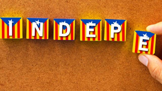 'Scrubble' con la palabra independencia / FOTOMONTAJE DE CG