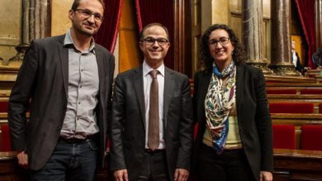 Joan Herrera (ICV-EUiA), Jordi Turull (CiU) y Marta Rovira (ERC)
