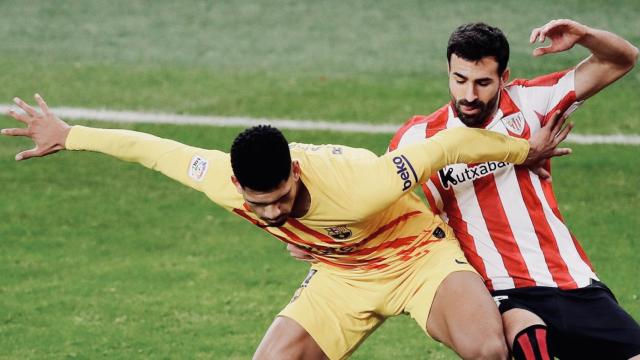 Araujo en una acción defensiva contra el Athletic Club / Redes