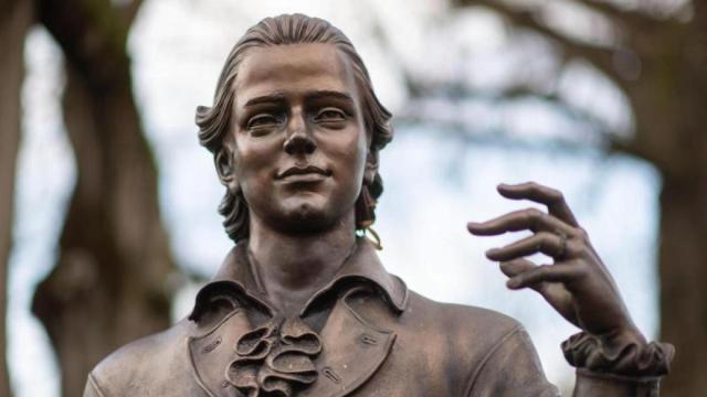 Escultura de Friedrich Hölderlin en Nürtingen (Alemania), obra de Waldemar Schröder