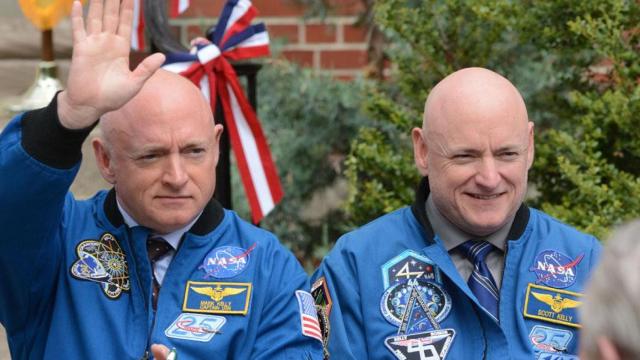 Mark y Scott Kelly, sujetos del estudio de cómo afecta el espacio en el cuerpo / NASA