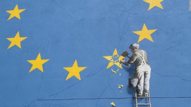 Mural sobre la salida británica de la UE pintado por Banksy en la ciudad de Dover
