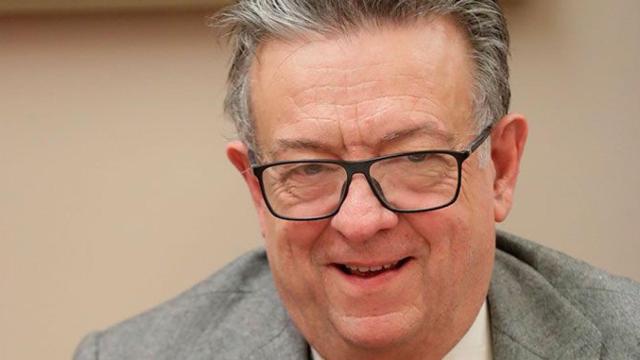 Herrero de Miñón rechaza modelo Estado federal por polémico, indeterminado y costoso