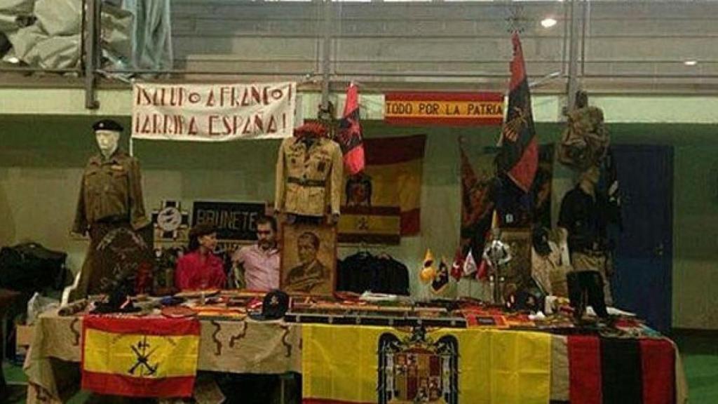 Tenderete instalado en el colegio público de Madrid con simbología franquista