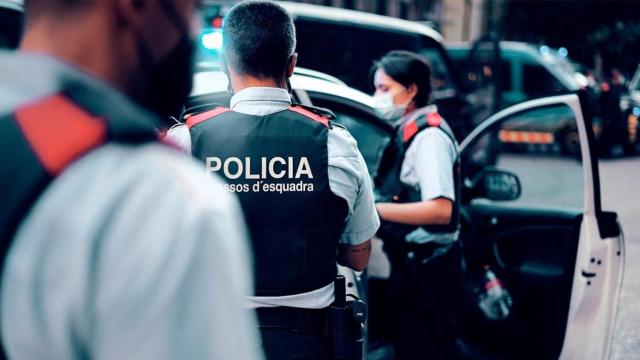 Agentes de los Mossos en una imagen de archivo / EP