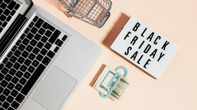 Un cartel que anuncia el Black Friday que se celebrará el 27 de noviembre / PEXELS