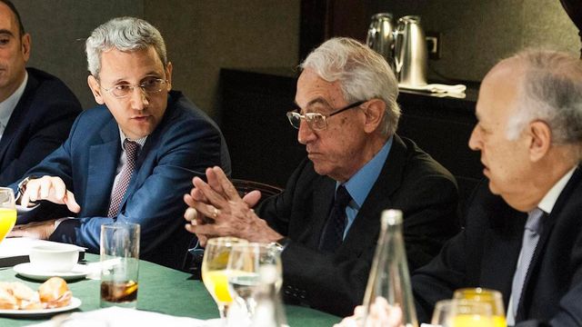 Jorge Mercader Miró (c), presidente de Miquel y Costas, junto a Jorge Mercader Barata (d), vicepresidente de la papelera en una imagen de archivo / EP