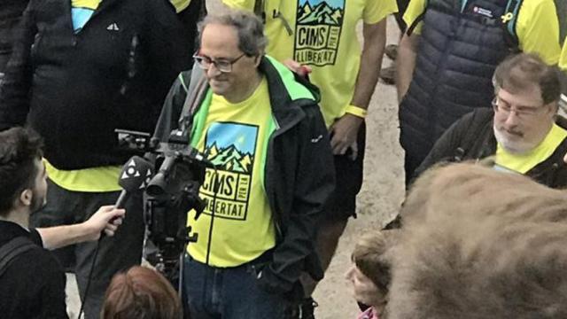 Quim Torra participa en un ascenso simultáneo en 18 montañas para reclamar la libertad de los independentistas presos / TWITTER