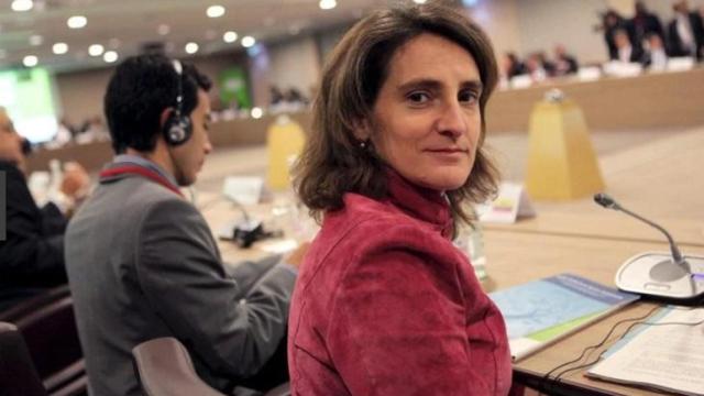 La ministra para la Transición Ecológica, Teresa Ribera, expone las posibilidades de inversión del cambio de modelo energético