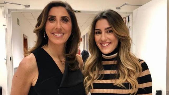 Paz Padilla con su hija Anna Ferrer en los pasillos de Telecinco / INSTAGRAM