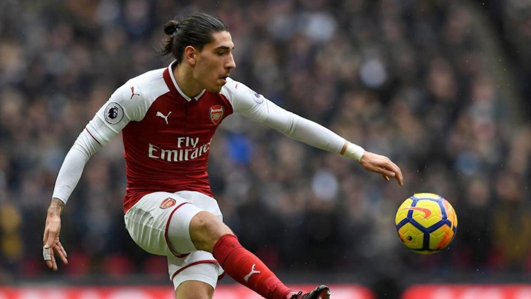 Una foto de archivo de Héctor Bellerín en un partido con el Arsenal / EFE