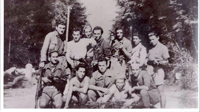 Un grupo de partisanos de la División Alpina / VIGNA1990