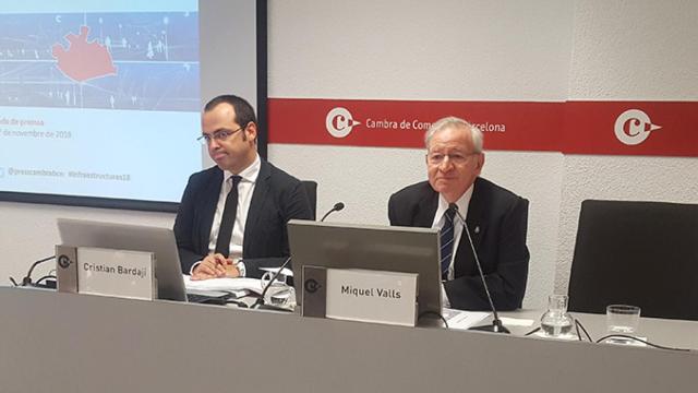 Cristian Bardají (i) y Miquel Valls (d) en la presentación del estado de infraestructuras del área metropolitana de Barcelona / CG