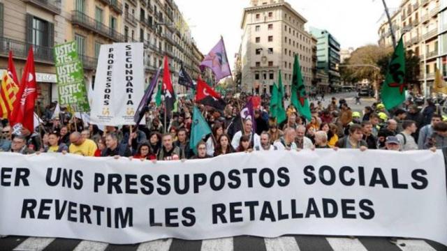 Profesores durante la jornada de huelga de noviembre de 2018 en Cataluña / EFE