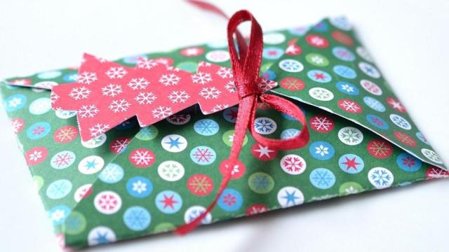 Envoltorio de uno de los regalos online que se pueden realizar en 2020 / congerdesign EN PIXABAY