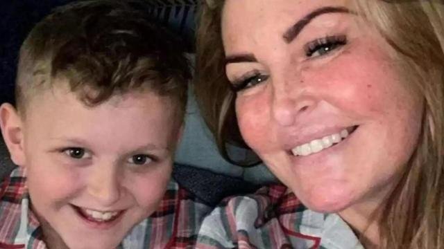 Dillon Wilford y su madre / REDES