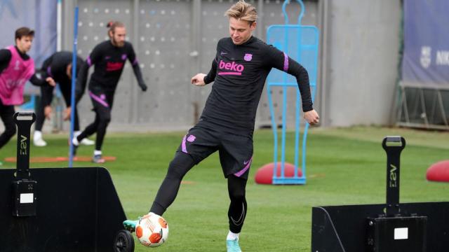 Frenkie de Jong, en el entrenamiento del Barça del miércoles, un día antes de recibir al Galatasaray / FCB