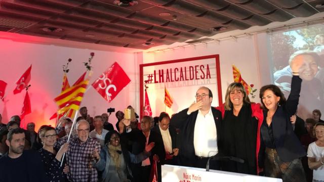 Miquel Iceta y Carmen Calvo en el acto de presentación de la candidatura de Nuria Marín a la alcaldía de l'Hospitalet / PSC