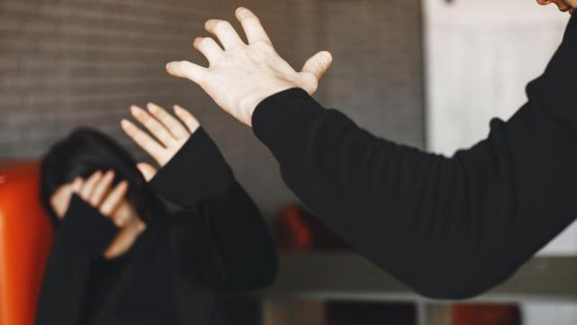 Imagen de una agresión física a un menor / Pexels