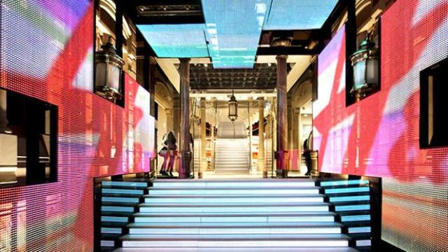 Imagen de archivo de la entrada de una de las dos tiendas que H&M tiene en Portal de l'Àngel de Barcelona / CG