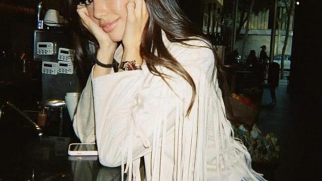 Nadia Avilés en una cafetería