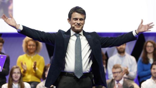 - El candidato a la alcaldía de Barcelona y ex primer ministro francés, Manuel Valls, en el acto de presentación de campaña política en el Palau de Congresos de Cataluña