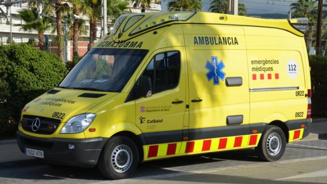 Muere el conductor de un turismo tras chocar con una grúa en Sitges