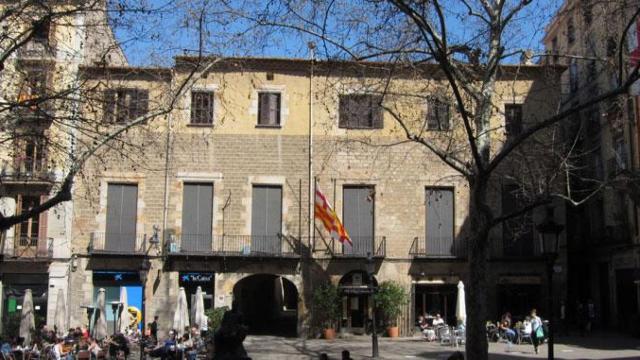 Fachada del Institut Agrícola Català de Sant Isidre, que critica la inacción del Govern para evitar inundaciones / Wikipedia