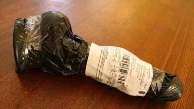 Paquete de un servicio de paquetería / TWITTER