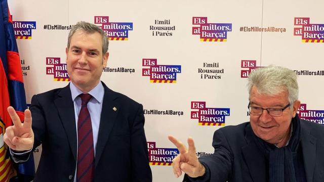 Emili Rousaud y Josep María Minguella hacen gesto de victoria en una rueda de prensa de 'Els millors al Barça' / CULEMANIA