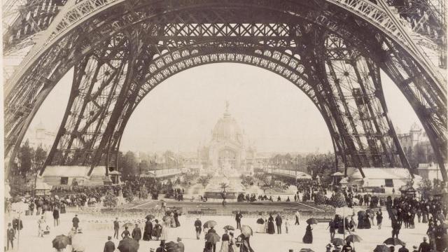 La Torre Eiffel en una imagen de 1889 / TOUR EIFFEL MUSEUM