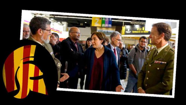 Colau durante su frío encuentro con los militares / CG