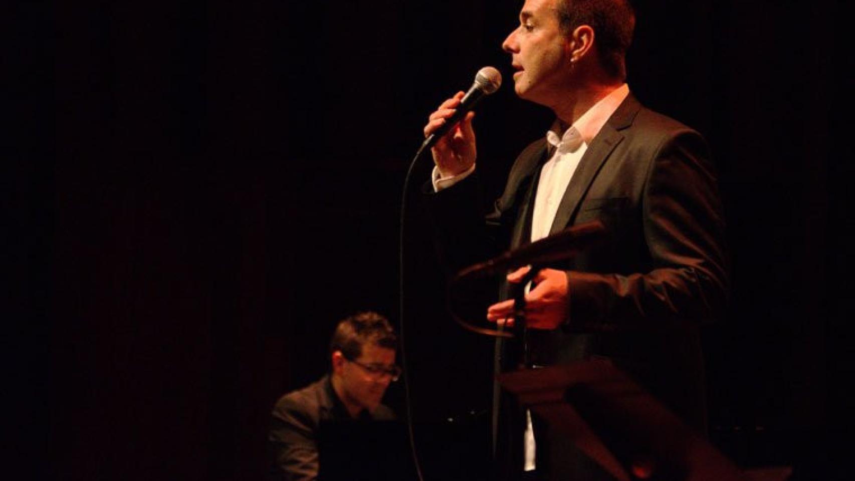 Cris Juanico interpreta villancicos tradicionales como canciones de jazz