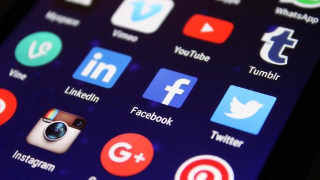 Redes sociales, como las que usó un falso youtuber para pedir videos sexuales a una menor  / PEXELS