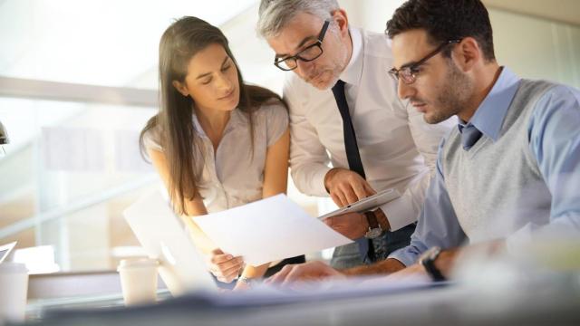 Estudiantes y profesor de la CMM