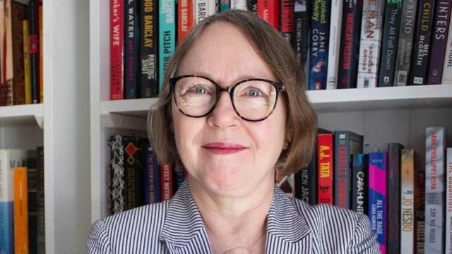 Shari Lapena, autora de historias reconocidas dentro del subgénero del 'Domestic Noir' / FACEBOOK