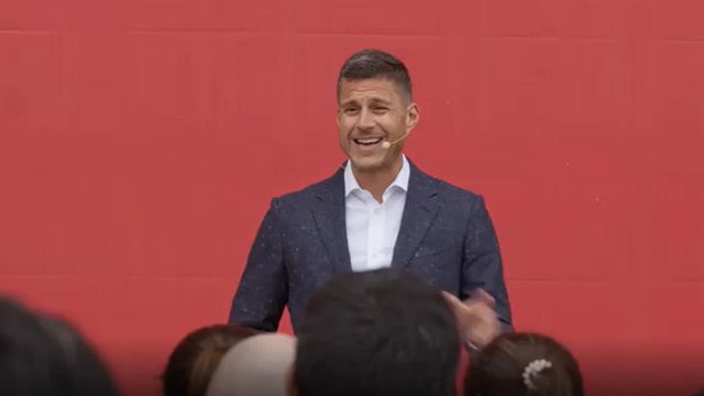Othman Ktiri, el empresario que ha repartido un aguinaldo de un millón de euros entre sus trabajadores /INSTAGRAM
