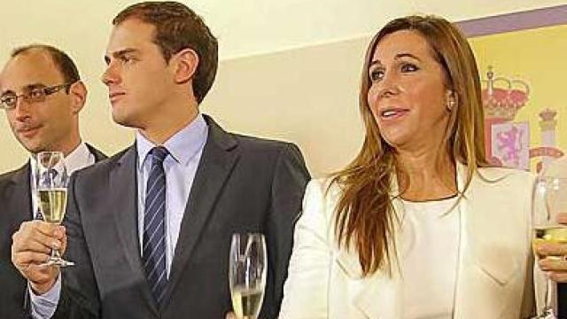 Albert Rivera y Alicia Sánchez Camacho, en un acto en la Delegación del Gobierno en Cataluña, el 6 de diciembre de 2013, Día de la Constitución