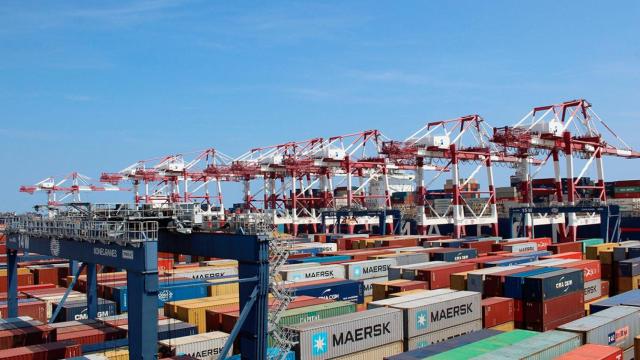 Contenedores en el Puerto de Barcelona / PUERTO DE BARCELONA