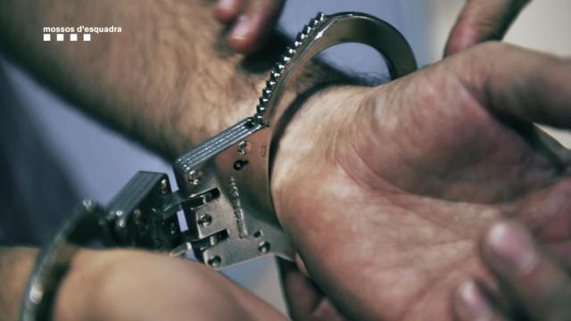 Uno de los detenidos por los Mossos d'Esquadra / MOSSOS