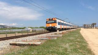 Un tren de la R1 de Cercanías de Renfe / CG