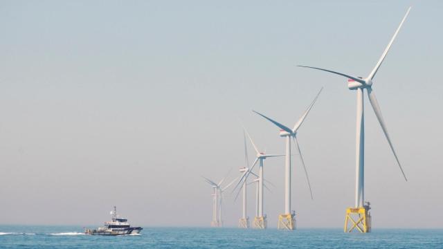 Imagen de archivo de un parque eólico marino de Iberdrola