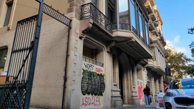 El viejo hotel Murmuri, ahora cerrado, y que reabrirá como Casa Sagnier / CG