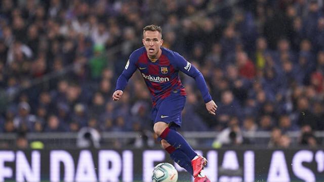 Arthur en un partido con el Barcelona / EFE