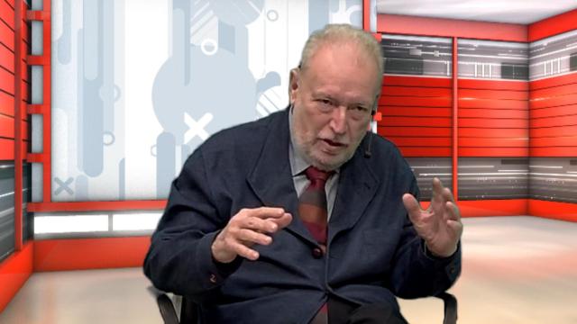 Joan Tapia durante la entrevista en el plató de 'Crónica Global' / LENA PRIETO