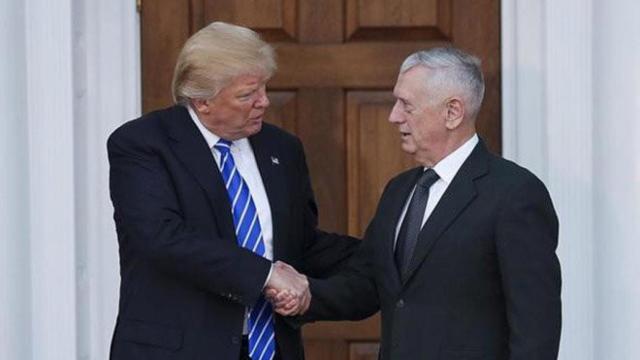 El secretario de Defensa estadounidense, James Mattis, junto al presidente de EEUU, Donald Trump / EFE