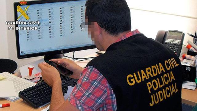 Un agente de la Policía Judicial de la Guardia Civil / CD