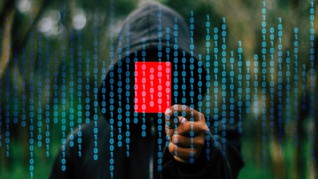 Un hacker preparado para atacar  / PIXABAY