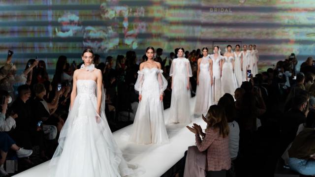Los diseños de la colección Marchesa x Pronovias en la Barcelona Bridal Fashion Week / LUIS MIGUEL AÑÓN (CD)