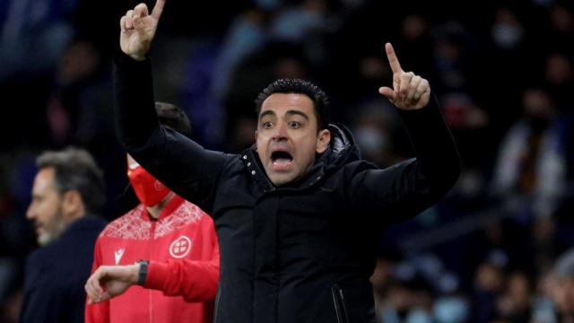 Xavi Hernández, muy tenso durante un partido del Barça / EFE